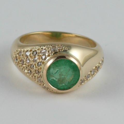 Emerald & Diamond 18ct Yellow Gold Ring