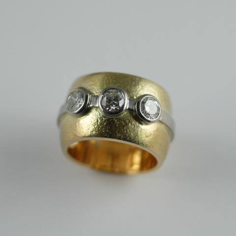 18ct Yellow & White Gold Diamond Ring 